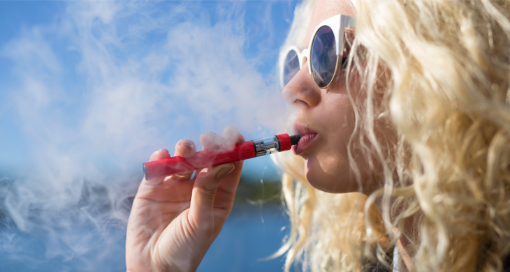 vaping e-cig,