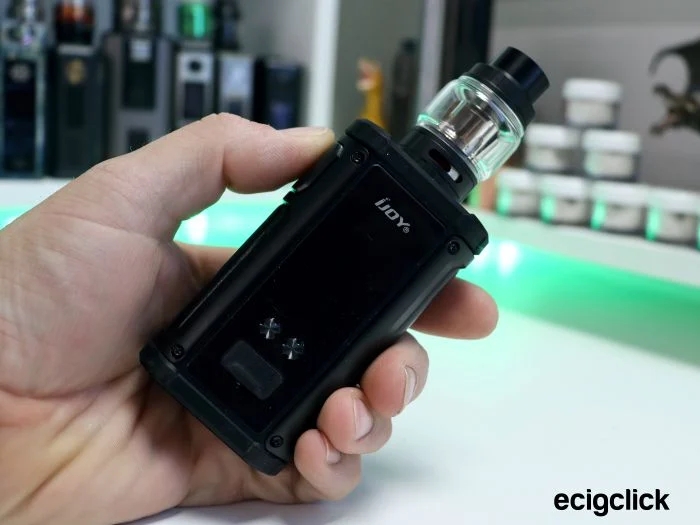 IJOY Captain 2-In hand