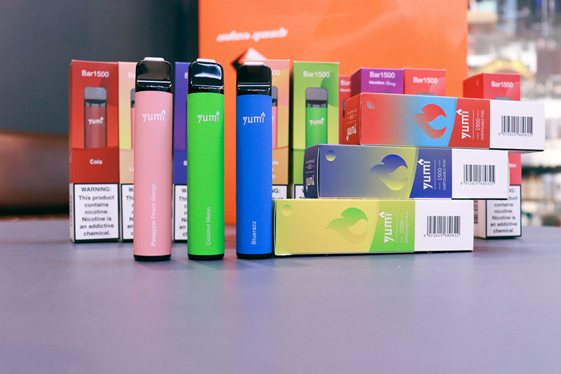 セール 登場から人気沸騰 Review Vape Disposable YUMI Puffs 1500 – Powerful but Simple ダイニングチェア